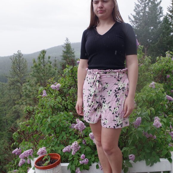 Ladies Vero Moda Flower Shorts - Picture 5 of 5